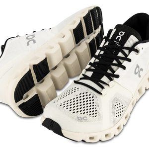 On Cloud X3 White / Black Size 8